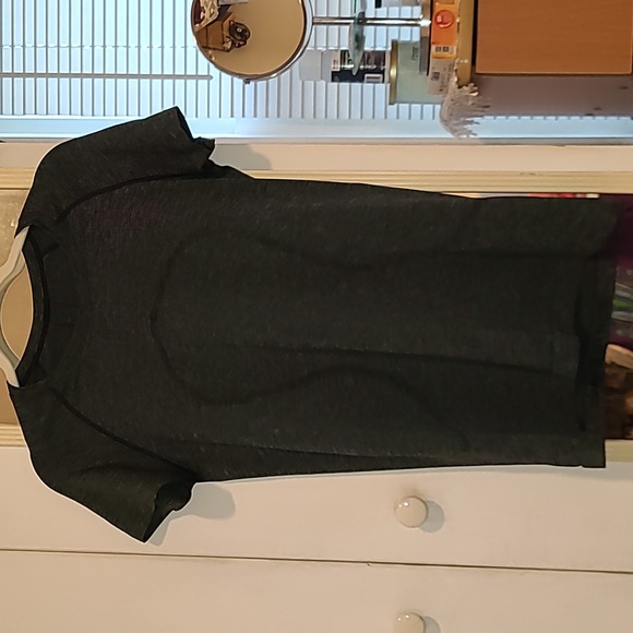 lululemon athletica Tops - Lululemon Atletica Active Short Sleeve, Size 12, Color Dark Gray
